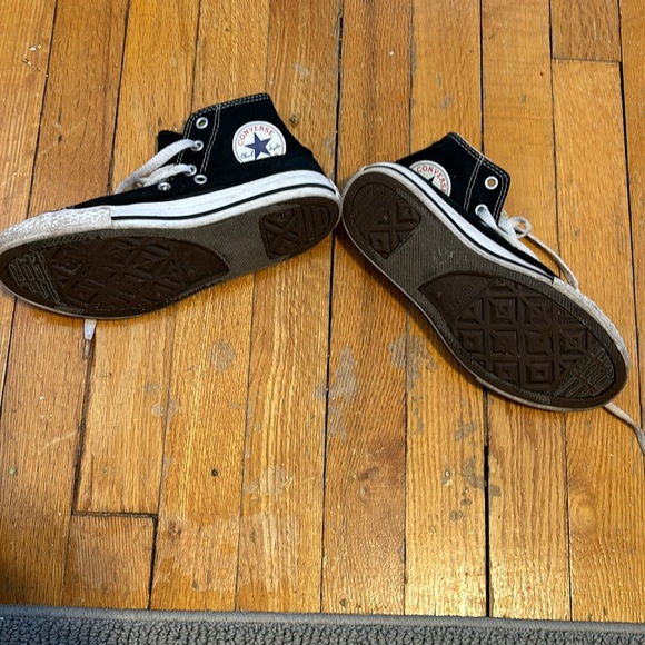 Converse - Picture 2 of 2